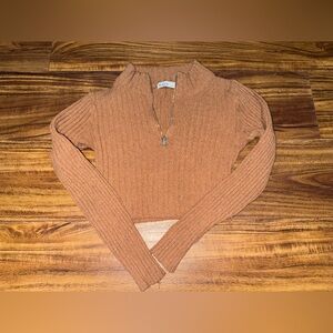 Women’s Crop Top Sweater Size S